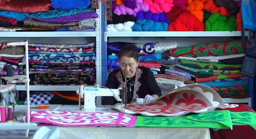 Bikmali in Xinjiang: “Embroider” a colorful life